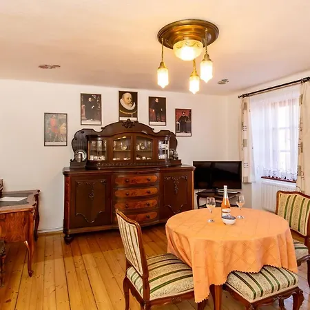 Guest house Nostalgie - Minihotel 3*