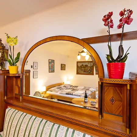 Guest house Nostalgie - Minihotel 3*